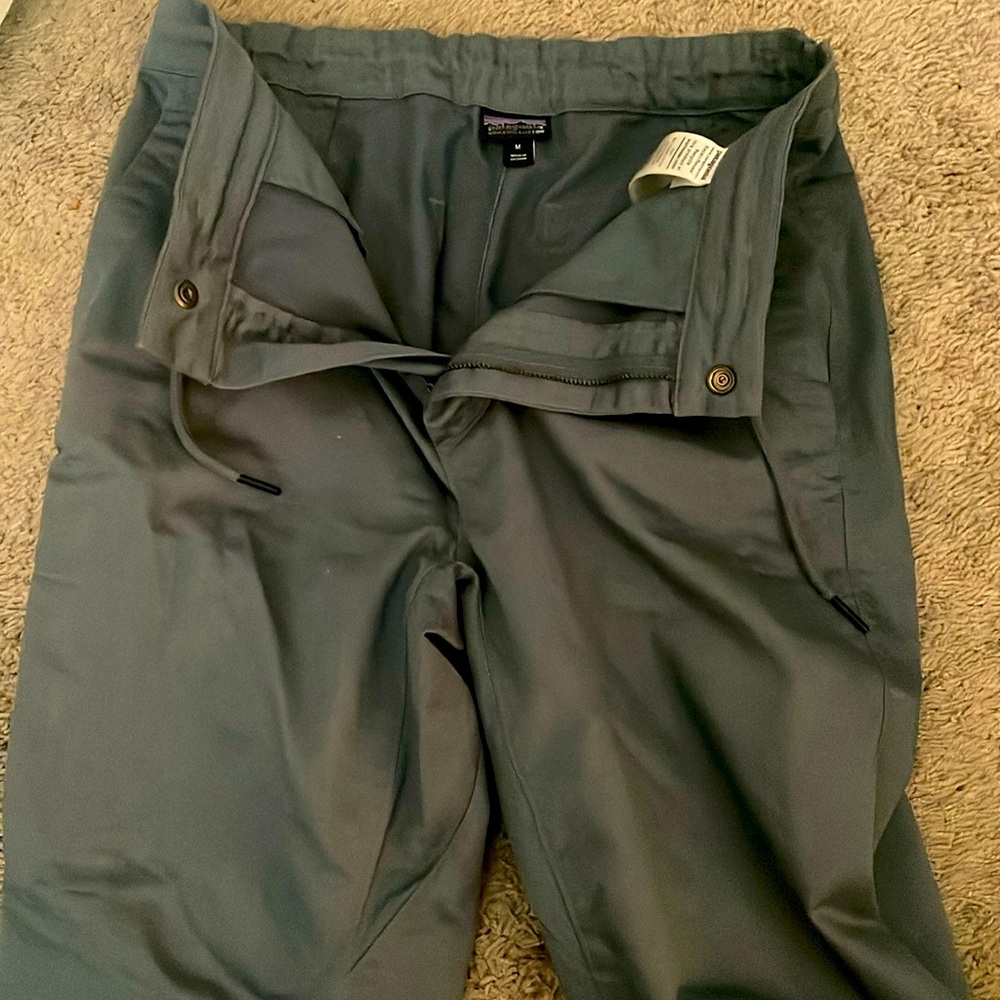 Patagonia Men’s Twill Traveler Pants -Plume Grey Size-M- lightly worn, COMFY